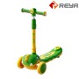 2023 High Quality Toys cheap scooter cars Ride on car for Child seat avec lumière et musique